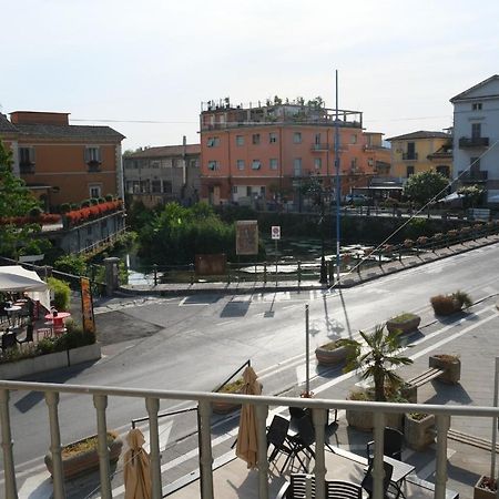 In Centro Rooms And Apartments Isola di Liri Bagian luar foto