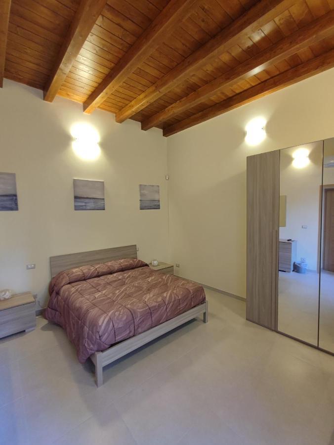 In Centro Rooms And Apartments Isola di Liri Bagian luar foto