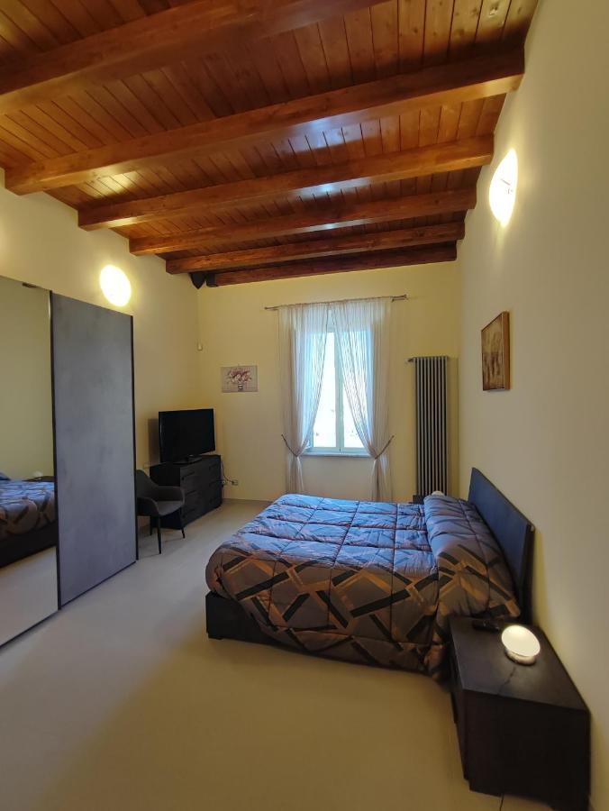In Centro Rooms And Apartments Isola di Liri Bagian luar foto