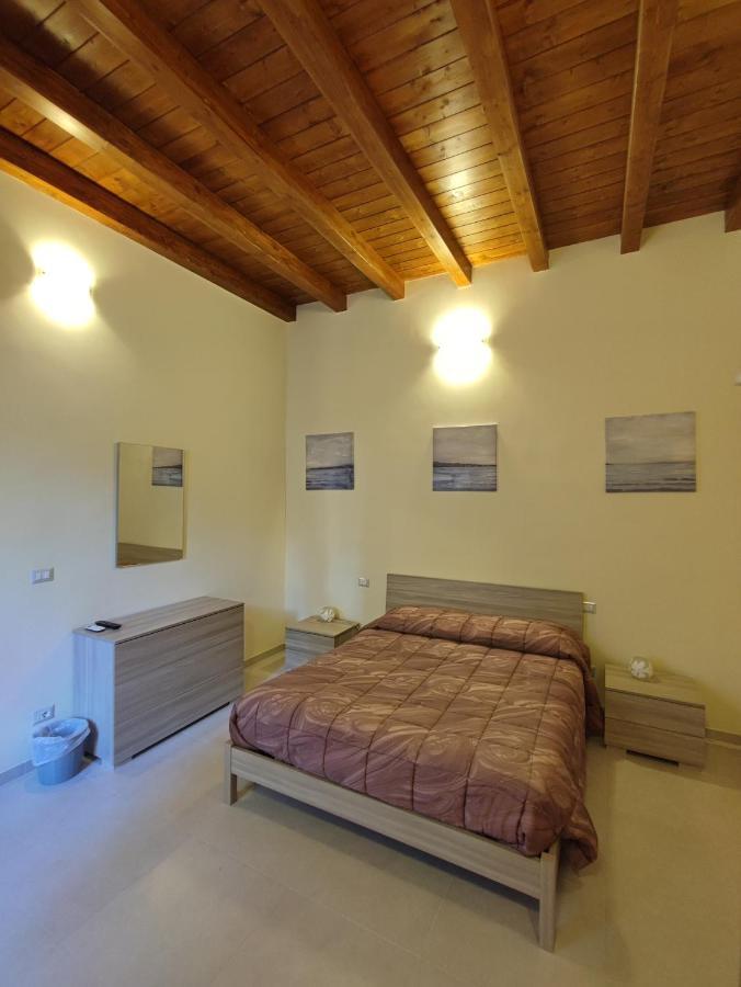 In Centro Rooms And Apartments Isola di Liri Bagian luar foto