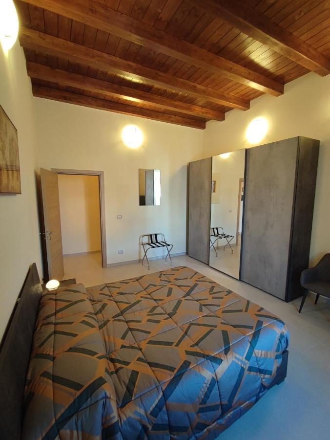 In Centro Rooms And Apartments Isola di Liri Bagian luar foto