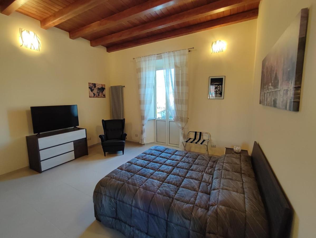 In Centro Rooms And Apartments Isola di Liri Bagian luar foto