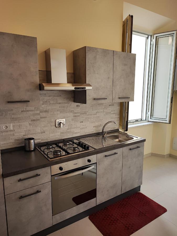 In Centro Rooms And Apartments Isola di Liri Bagian luar foto