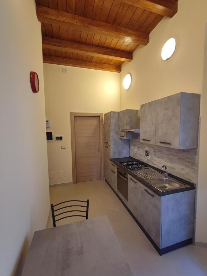 In Centro Rooms And Apartments Isola di Liri Bagian luar foto