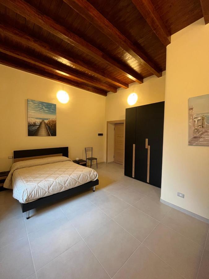 In Centro Rooms And Apartments Isola di Liri Bagian luar foto