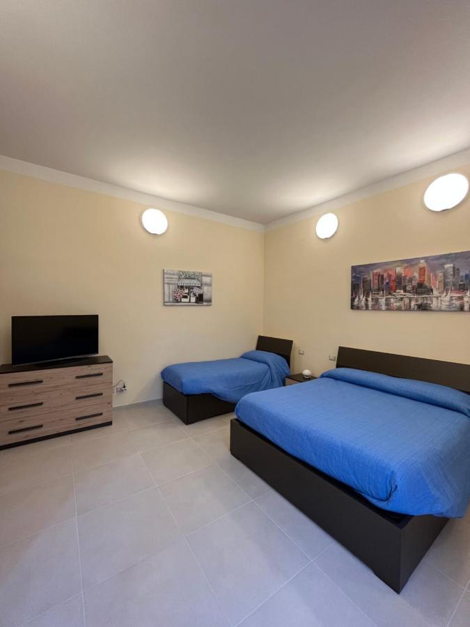 In Centro Rooms And Apartments Isola di Liri Bagian luar foto