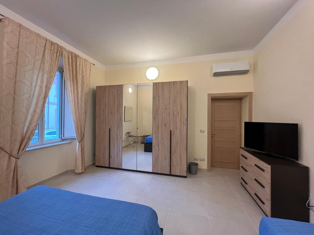 In Centro Rooms And Apartments Isola di Liri Bagian luar foto