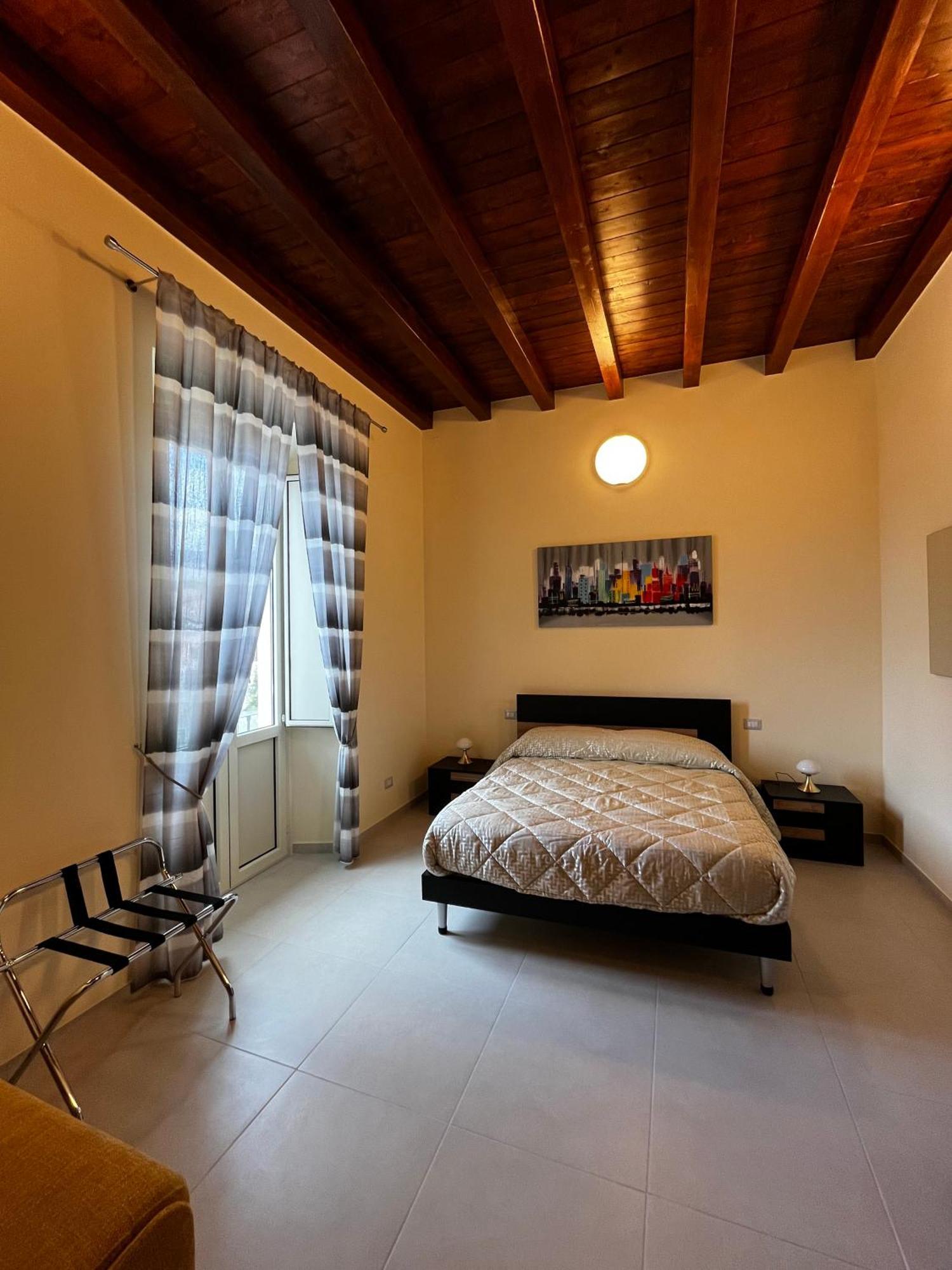 In Centro Rooms And Apartments Isola di Liri Bagian luar foto