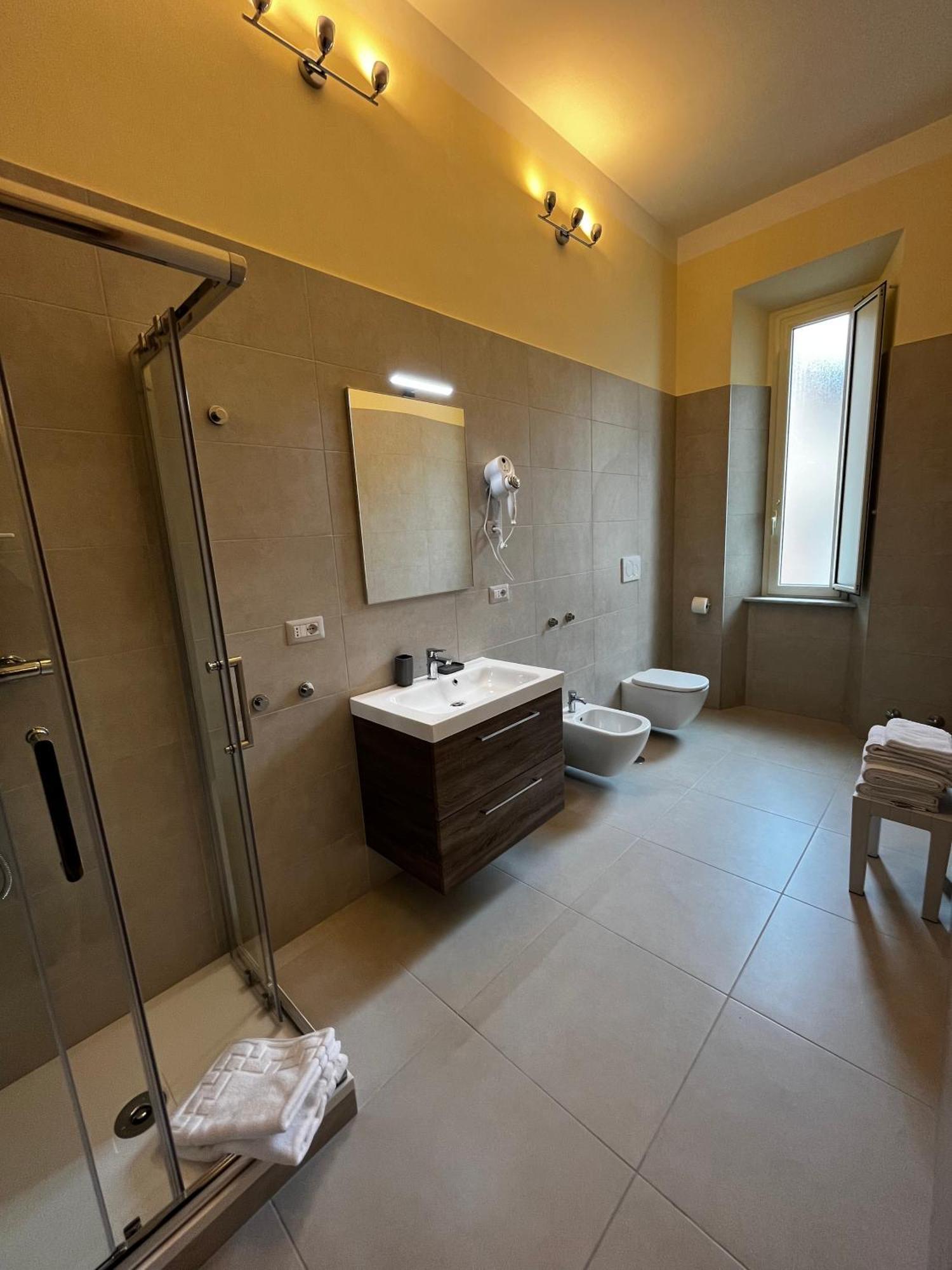 In Centro Rooms And Apartments Isola di Liri Bagian luar foto